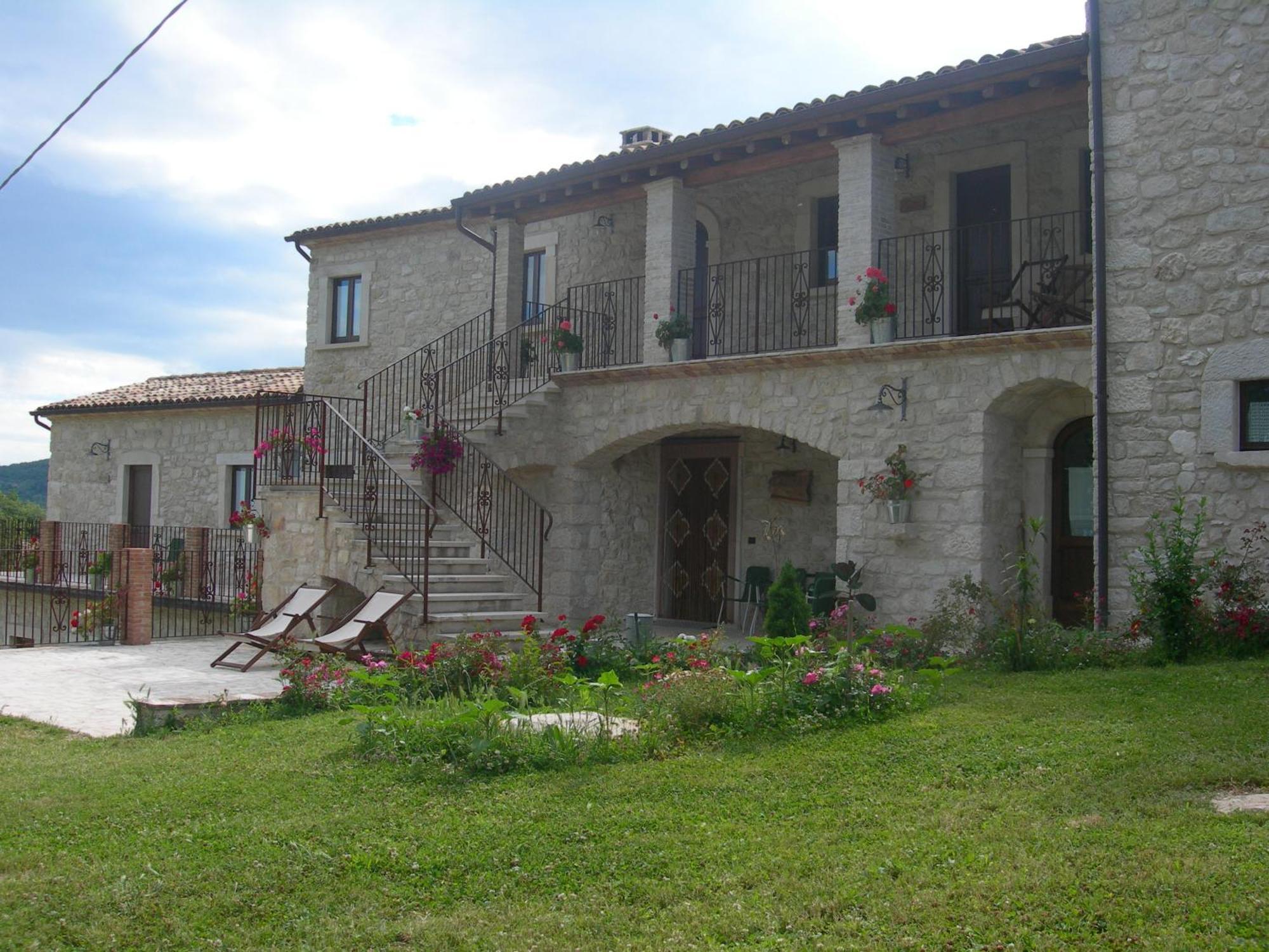 Agriturismo Borgo San Martino Villa Abbateggio Exterior photo