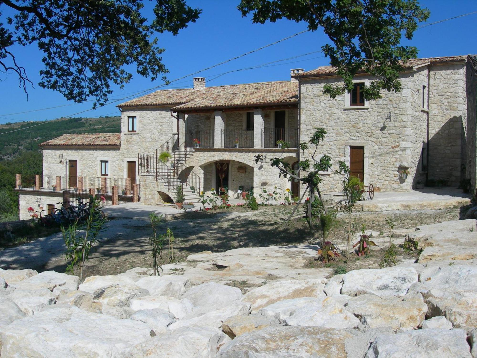 Agriturismo Borgo San Martino Villa Abbateggio Exterior photo